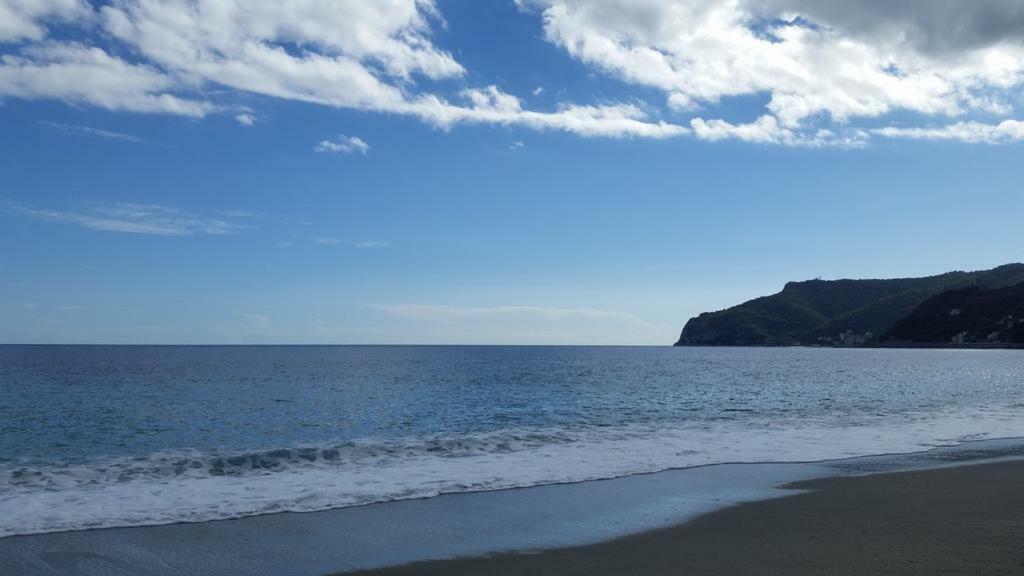 Residenza Lux Fronte Mare Lejlighed Vado Ligure Eksteriør billede