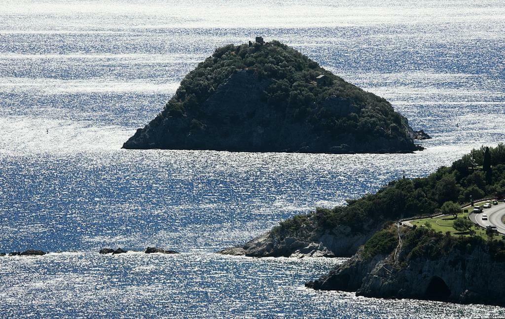 Residenza Lux Fronte Mare Lejlighed Vado Ligure Eksteriør billede