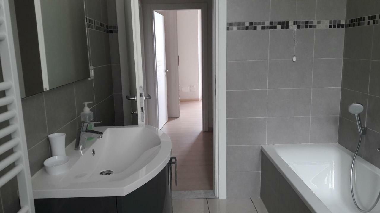 Residenza Lux Fronte Mare Lejlighed Vado Ligure Eksteriør billede