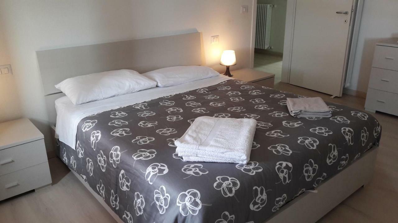 Residenza Lux Fronte Mare Lejlighed Vado Ligure Eksteriør billede