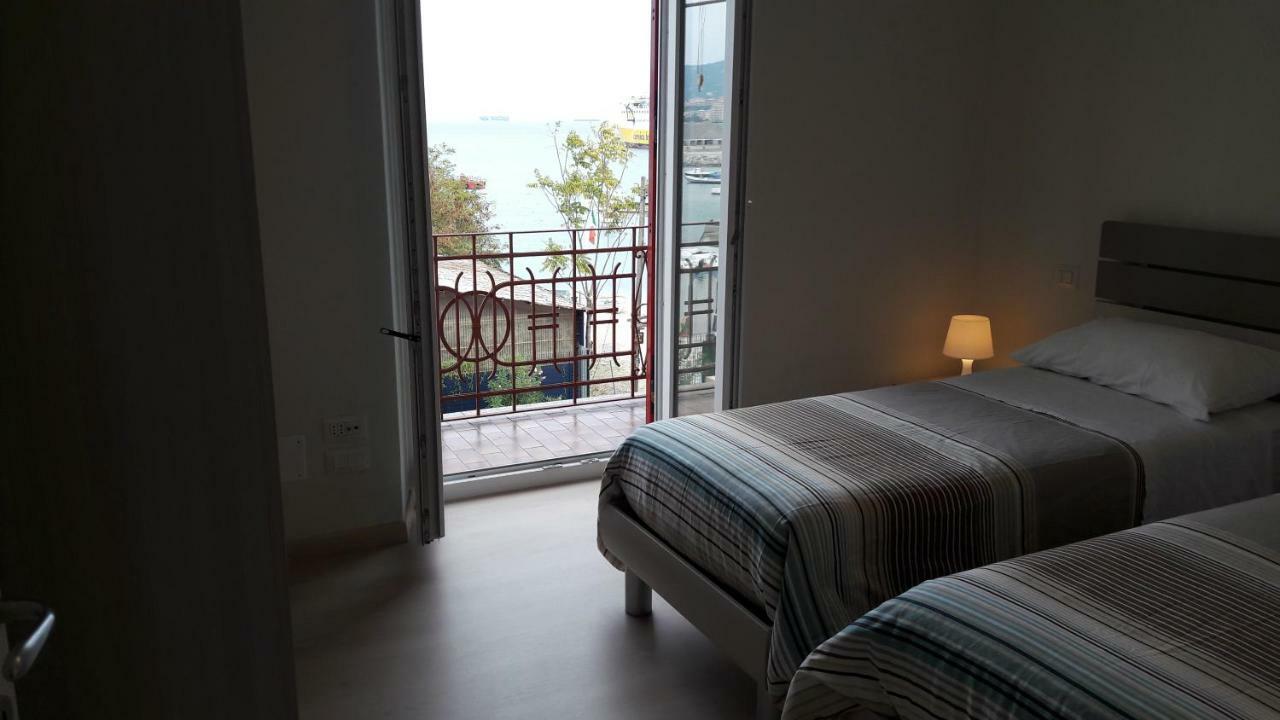 Residenza Lux Fronte Mare Lejlighed Vado Ligure Eksteriør billede